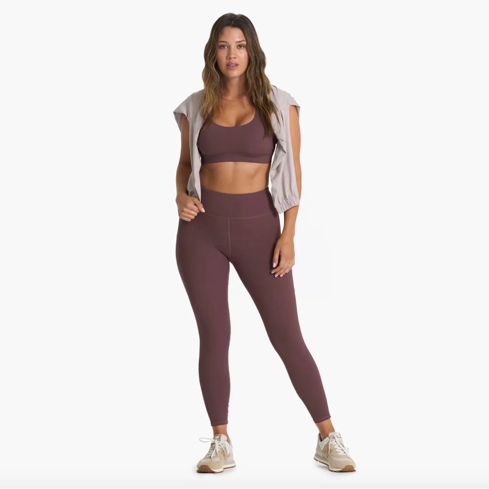 Vuori Women's Leggings in Plum